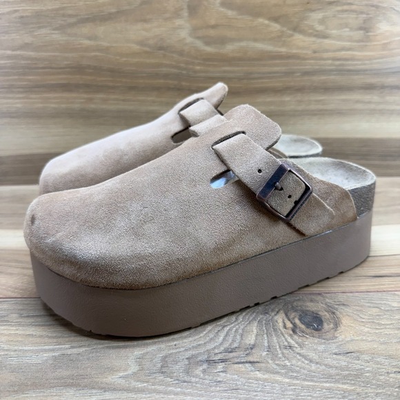 Love Cat Studio Boston Clogs Womens 5 EU 36 Sand Soft Foot Bed Sand Platform - Picture 2 of 10